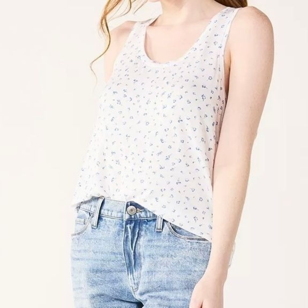 Juniors NWT SO Relaxed Scoopneck Tank Top in Blue Ditsy Floral